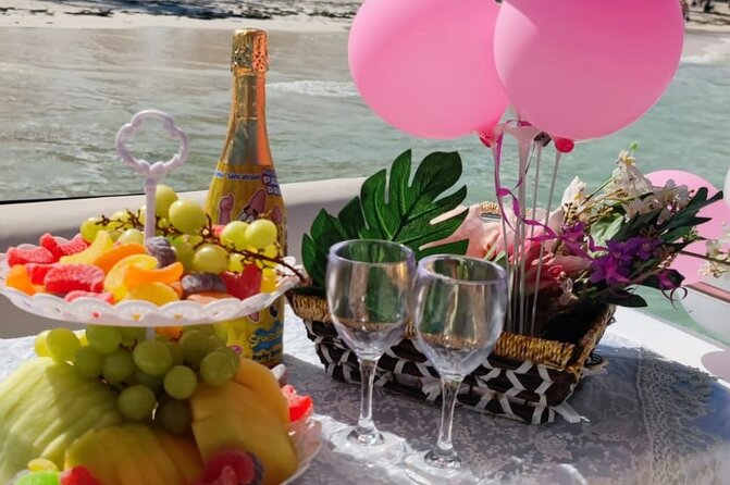 3 hrs Private Snorkeling Yacht tour in Bavaro Punta Cana - Crew, photos, and the small comforts that matter at sea