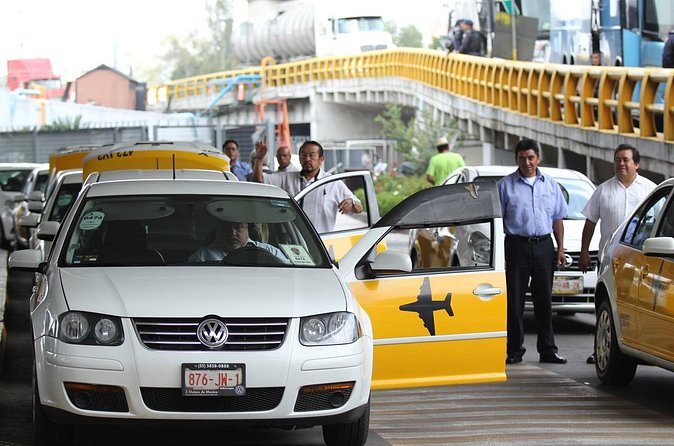 Airport Pick Up - Private Transport Service - Flight Timing and Monitoring: Why It Changes Your Arrival Day