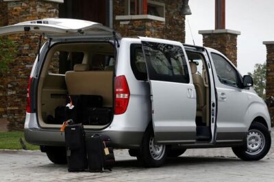Airport shuttle to Punta Cana Hotels - Name-Sign Pickup: The Small Detail That Saves Big Time