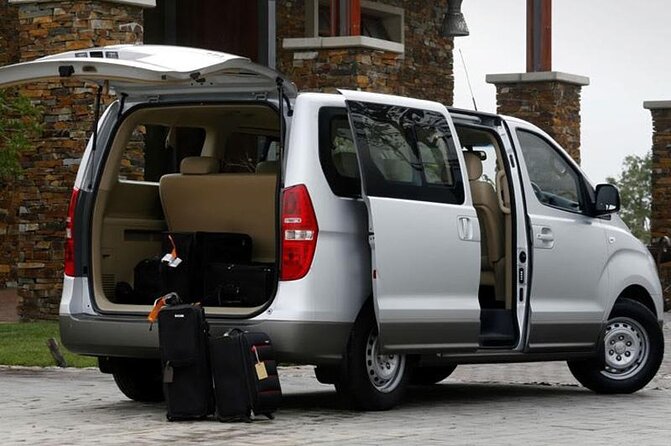 Airport shuttle to Punta Cana Hotels - Name-Sign Pickup: The Small Detail That Saves Big Time