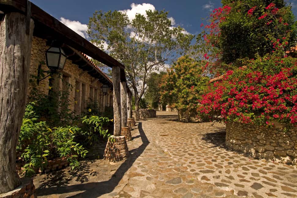 Altos de Chavón and Shopping in La Romana Day Tour - Key things to notice before you go