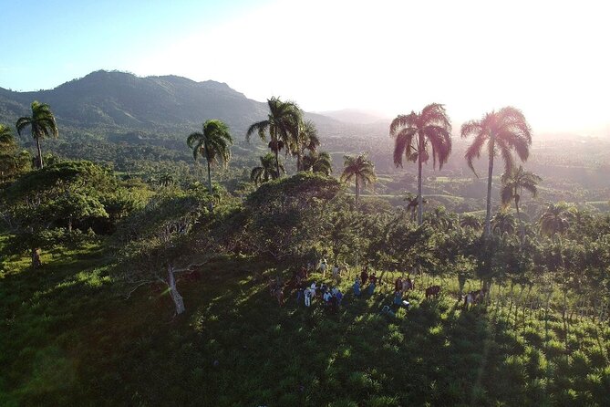 Anamuya Mountains Small Group Walking Tour - Walking with a guide: Alex and Edgardo set the tone