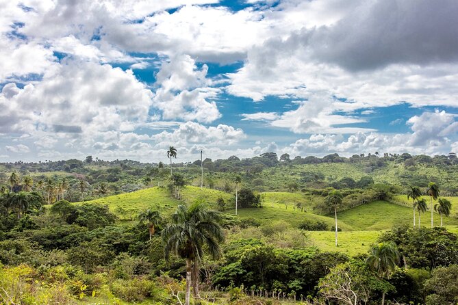Anamuya Mountains Small Group Walking Tour - What the hike feels like: rocks, mud, and pacing