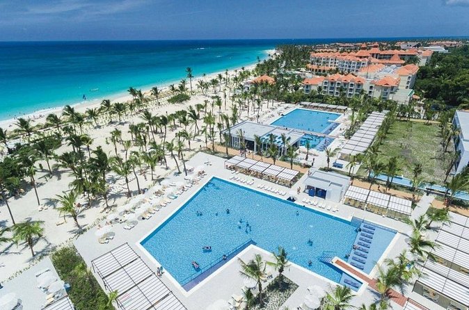 Bahia Principe Esmeralda- Round Trip Shuttle - Punta Cana Airport - Vehicle Size: Up to 6 Passengers (Good for Families and Small Groups)