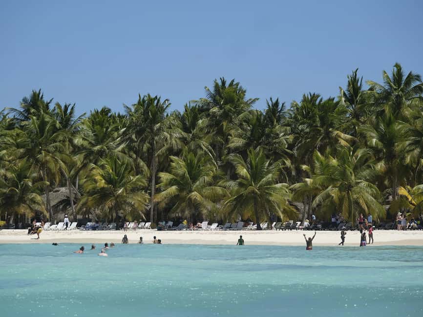 Bayahibe: Saona Island Boat Tour Small Group - What to bring (and what to leave behind)