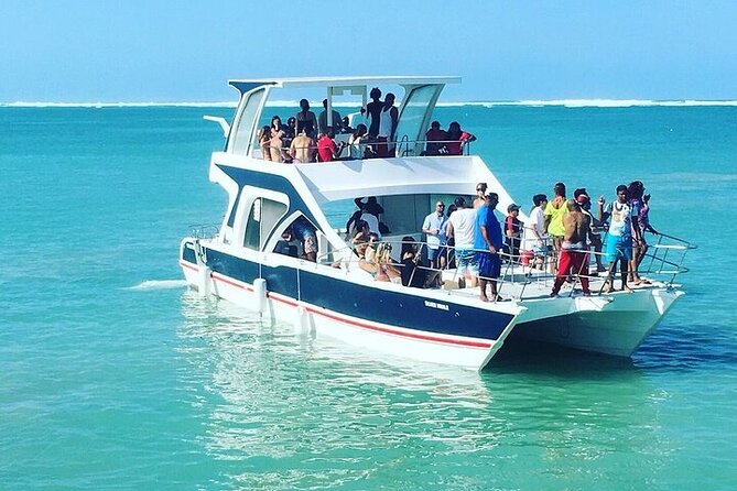 Boat Party with Drinks and Snacks with Transportation Included - Small practical tips that make the day smoother