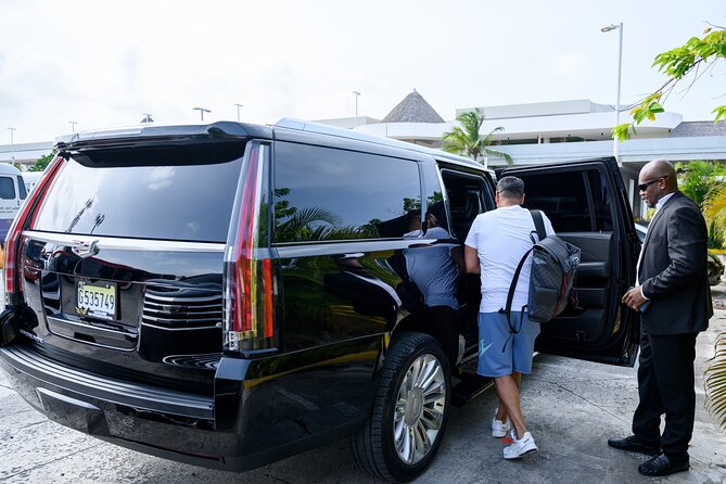 Cadillac Escalade Platinum, Punta Cana airport to Bavero & punta Cana - Cadillac Escalade Platinum transfer: why it feels different from taxis
