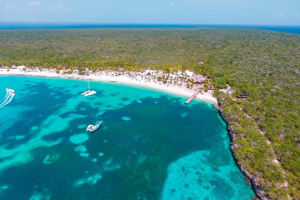 Catalina Island Catamaran Cruise with Lunch from Bayahibe - Dominican barbecue buffet: what you’ll eat and why it’s more than filler