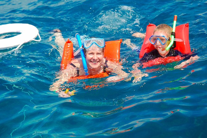 Catalina Island & Snorkling Tour Full Day All Inclusive - Isla Catalina beach time: relaxation, walking, and a breather