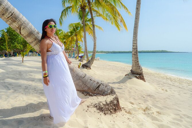 Catalina Island with Altos de Chavon - Full Day All Inclusive - The Catalina Beach Block: Lunch, Drinks, and Real Break Time