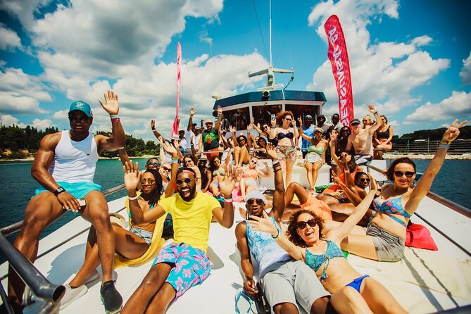 Catamaran Party in Punta Cana Includes Drink and Transportation - Quick FAQ