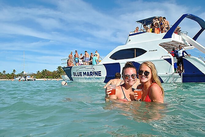 Catamaran Party in Punta Cana with Unlimited Drinks - Group Size, Guides, and the Pace of the Afternoon