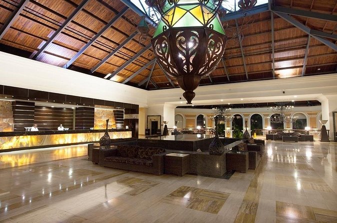 CHIC by Royalton All Exclusive Resort - Round Trip Shuttle - Punta Cana Airport - Onboard Details: Kids, Car Seats, and Drinks