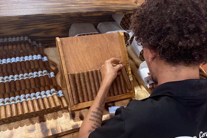 Cigar Factory Tour in Puerto Plata - The Included Cigar and Welcome Drink: What You Should Expect