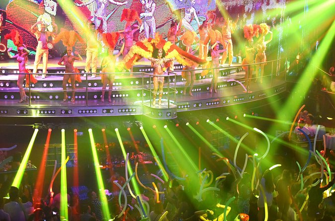 Coco Bongo Premium Open Bar - Crowd comfort and the sardines factor: plan like a pro