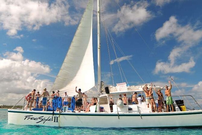 Crucero de Fiesta y Snorkel en Punta Cana - The 1:00 pm rhythm: a short outing with a clear payoff