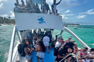 DE Hip Hop Boat Party for Adults and Free Drinks Only - Price and timing: what your $64 buys you