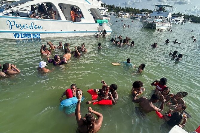 DE Hip Hop Boat Party for Adults and Free Drinks Only - The natural pool swim: where the photos happen