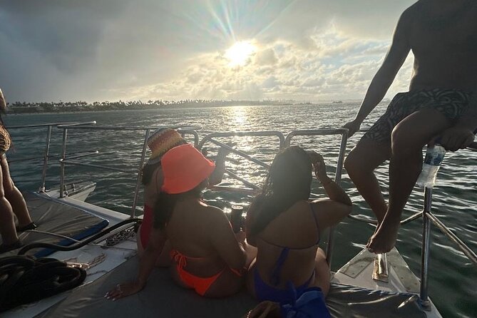 DE Hip Hop Boat Party for Adults and Free Drinks Only - What’s included—and what you should bring so the day stays easy