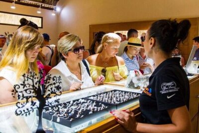 Discover Dominican Treasures: Rum, Cigars, Coffee & Chocolate - Downtown Punta Cana stop: how the 3 hours usually feel