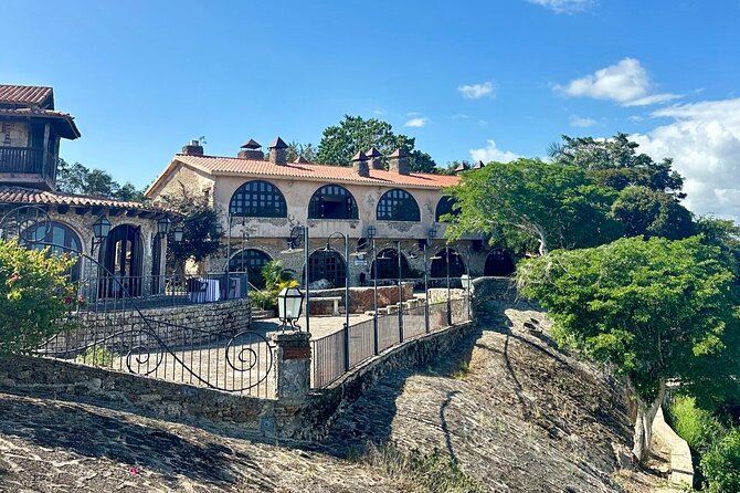 Discover La Romana Culture and local flavours - La Caleta beach lunch: fried fish, sea air, and a break from the schedule