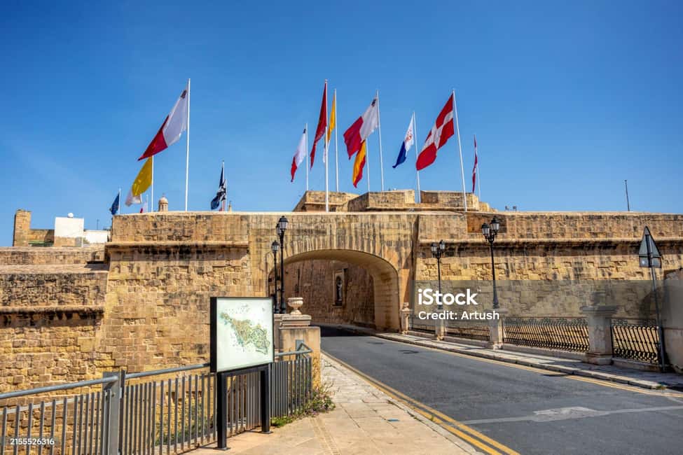 Discover Santo Domingo: A Day Trip from Punta Cana - Plaza de España, the river view, and Alcázar de Colón interior time