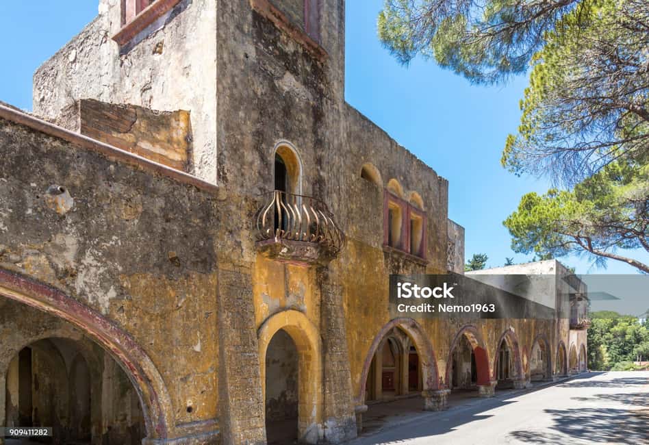 Discover Santo Domingo: A Day Trip from Punta Cana - Free time in the city: coffee, El Conde, and casual browsing