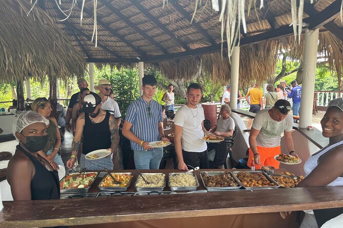 discovery and adventure of the local Dominican life in small group - Quick hits before you go