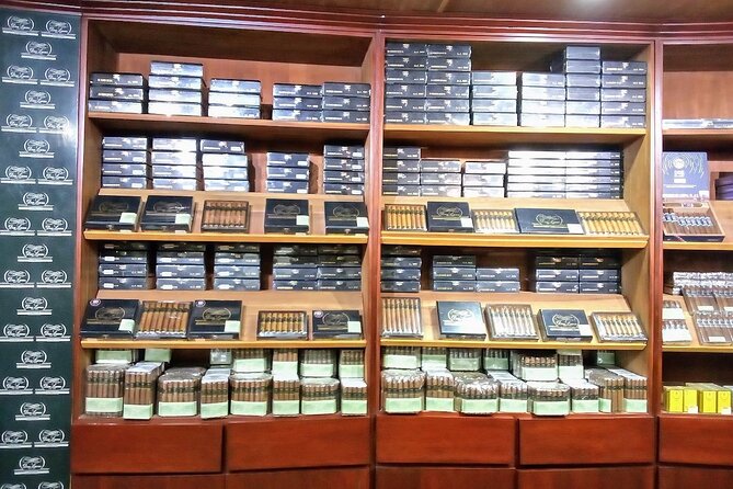 Don Lucas Cigar Factory, Rum tasting, Cocoa factory, Souvenirs - Rum tasting and shopping: a Dominican pride stop that’s easy to enjoy