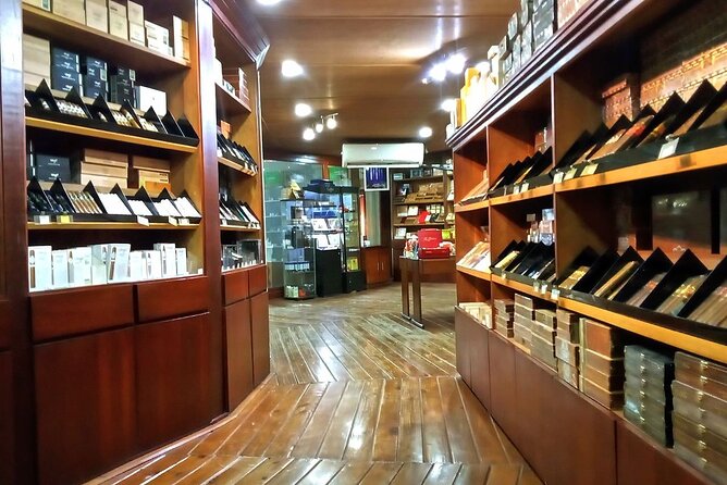 Don Lucas Cigar Factory, Rum tasting, Cocoa factory, Souvenirs - Amber and larimar jewelry: how the origin guarantee helps you shop smarter