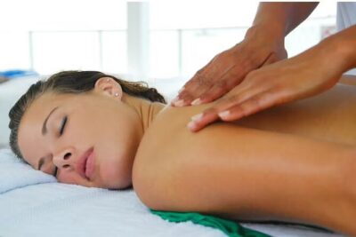Dr. Fish Ocean Spa including Lunch - Dr. Fish foot therapy: ticklish fun that kicks off the whole routine