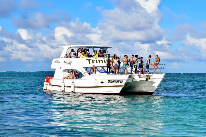 Exclusive Hip Hop Punta Cana Party Boat with Open Bar <em>Only Adult – Urban Beats on the Water: What Makes This Party Boat Different?’ /><br />
This isn’t a sit-and-snack cruise. It’s a music-first outing where the itinerary is basically designed to keep you dancing from the pier to the sandbar and back.</p>
<p><p>You’re paying for three things that matter in Punta Cana: time on calm turquoise water, a full bar setup (alcoholic beverages are included), and a social atmosphere with an onboard crew that actively works the crowd. With a maximum of 120 travelers, you should feel like part of the event rather than squeezed into a floating bus.</p>
</p>
<p><p>Also, the starting time matters. A 2:30 pm departure means you get afternoon sun, the fun of early evening energy, and then that all-in party mood while the water is still bright and warm.</p>
</p>
<h2 id="entering-punta-cana-water-playa-bibijagua-swim-and-snorkel">Entering Punta Cana Water: Playa Bibijagua Swim and Snorkel</h2>
<p><img width="669" height="446" decoding="async" src=
