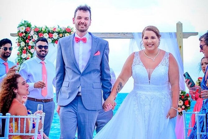 Exclusive photo shoot in Punta Cana - Sunset Couples, Families, and the Macau Bridge Moment