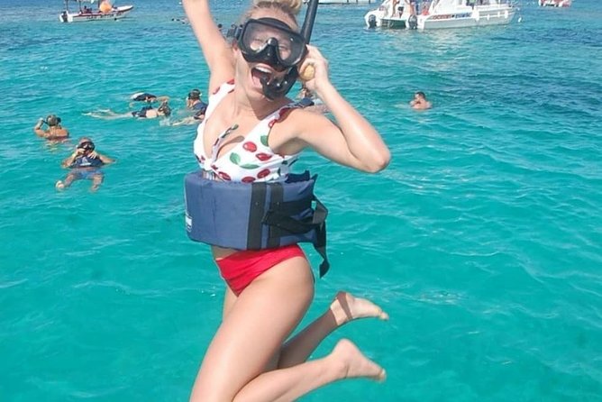 Fiesta en el Mar: Party Boat Punta Cana - Stop 1 at Bavaro Beach: the guided snorkeling portion