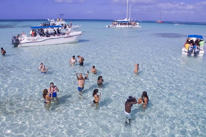 Fiesta en el Mar: Party Boat Punta Cana - Service quality: what the Platinum Transfer team is known for