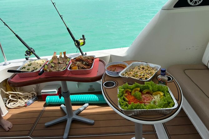 Fishing And Eating Straight From The Sea ( SAONA ISLAND AND PALMILLA) - Cooking onboard and eating straight from the sea