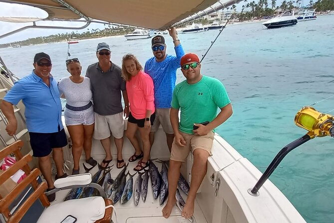 FISHING PRO CHARTERS - Boat Excursion – Mar-Quesa - Crew style and language: why “helping you fish” is the real feature