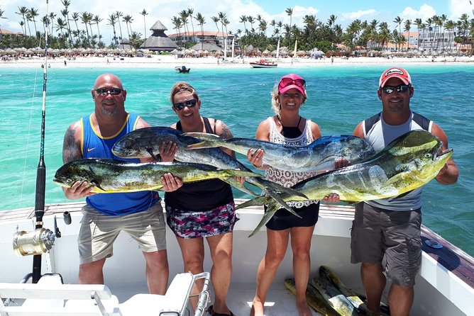 FISHING PRO CHARTERS - Boat Excursion - Sobre Las Olas - Price and Value: $625 Per Group (Up to 9 People)