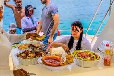 Float & Feast Private Party Cruise with Premium Buffet & Open Bar - The open bar and buffet lunch: where the value shows