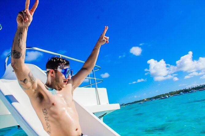 Float & Feast Private Party Cruise with Premium Buffet & Open Bar - Dominican dancers, taught moves, and the crew’s energy