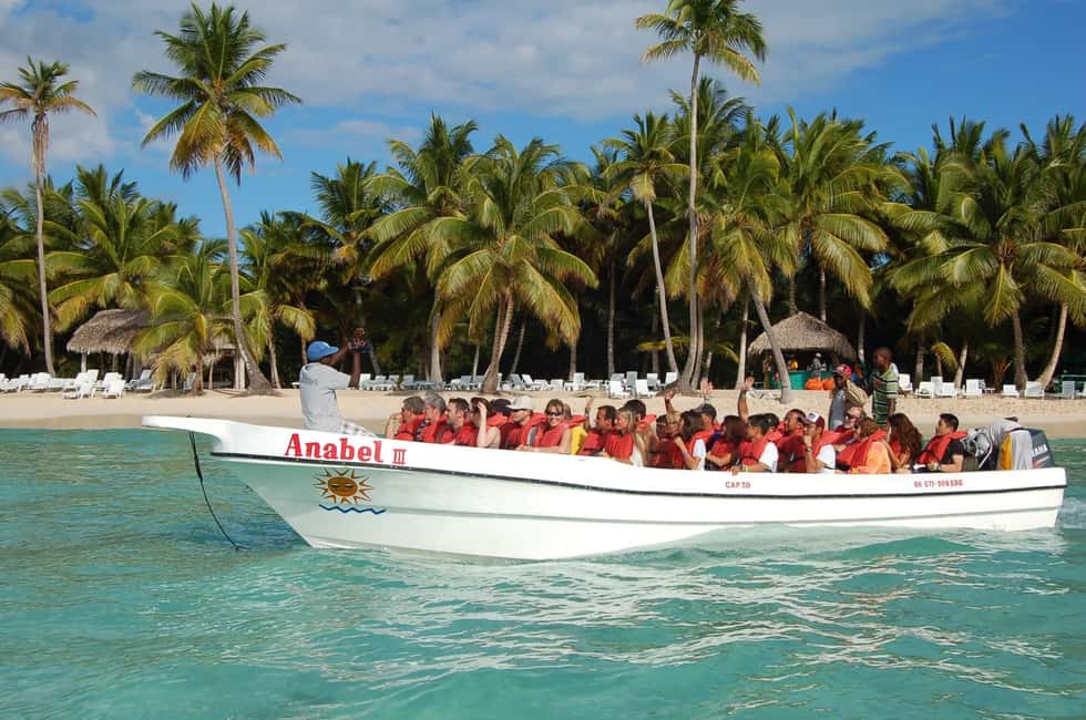 From Bayahíbe: Saona Island Catamaran Cruise with Buffet - Key highlights