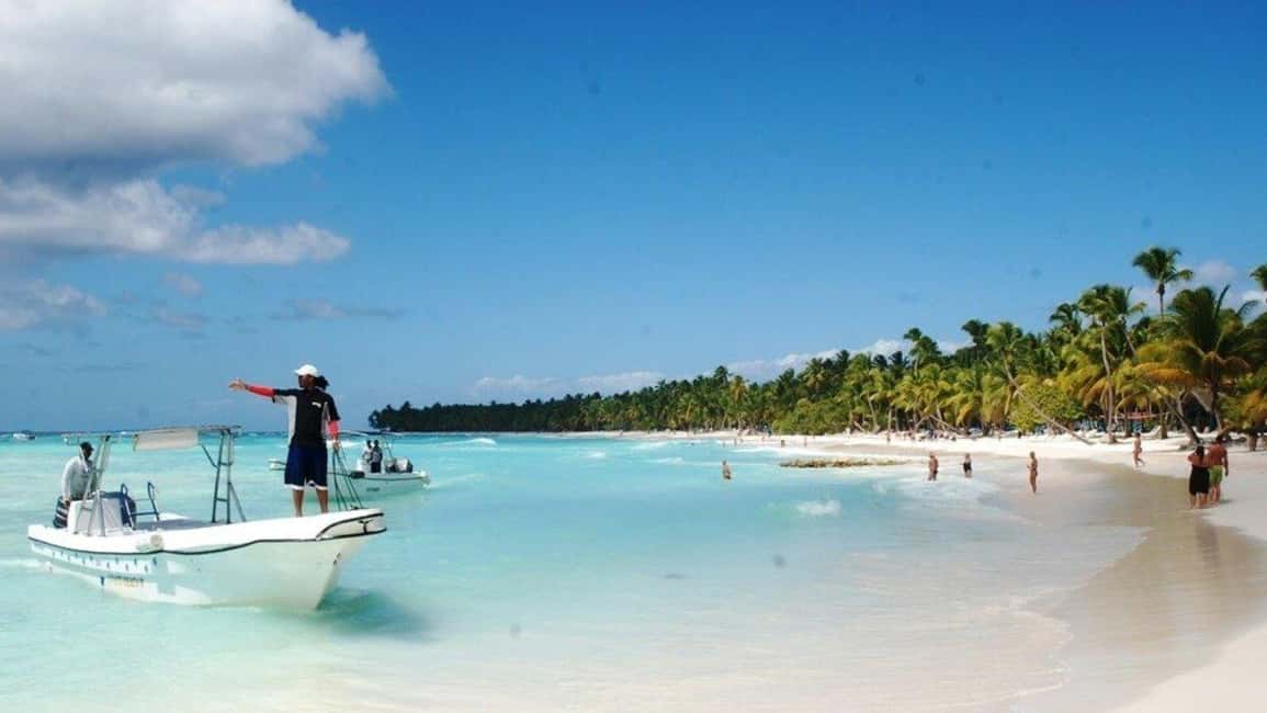 From Bayahíbe: Saona Island Catamaran Cruise with Buffet - The Cotubanamá National Park coastline sail: the view portion you should not rush