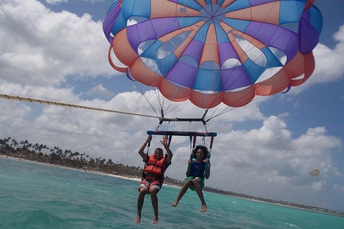 From Punta Cana: Amazing Activity Parasailing Hotel pickup - Language and communication: what to expect on the ground