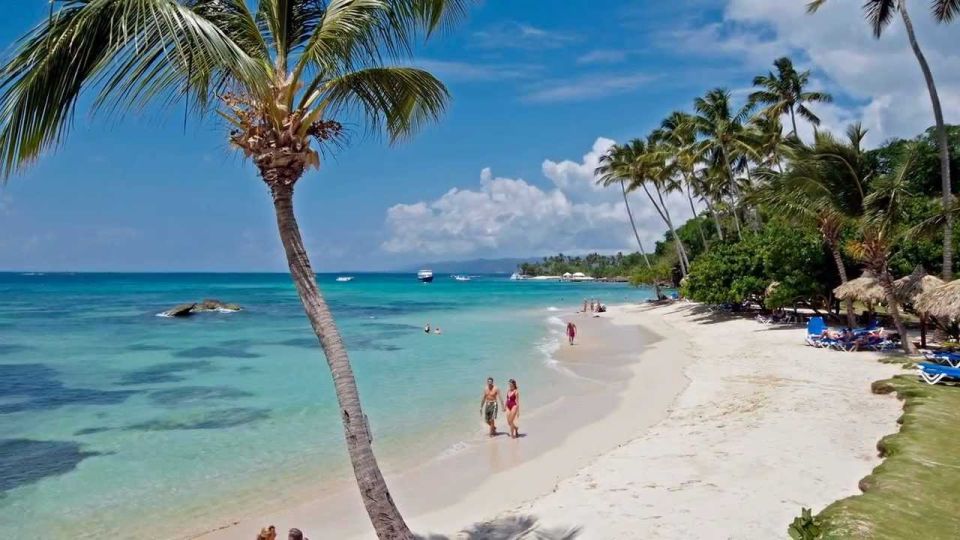 From Punta Cana: Samaná, Cayo Levantado & El Limón Waterfall - Cayo Levantado (or Isla Bacardí): how to make the most of 1 hour 30 minutes