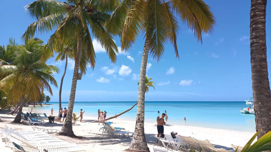 From Punta Cana: Saona and Mano Juan Day Trip by Speed Boat - Mano Juan: fishermen roots, easy wandering, and a real local stop