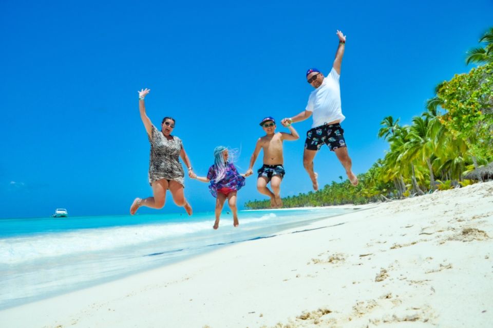 From Punta Cana: Saona and Mano Juan Day Trip by Speed Boat - Los Toros Beach and the Cotubanamá natural pool: where the water gets memorable