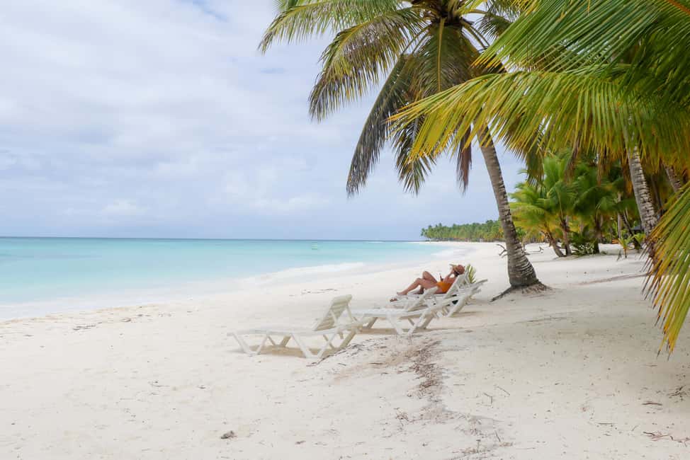 From Punta Cana: Saona Island Trip via Speedboat with Lunch - Boat ride from Bayahibe: speed, music, and snacks in between