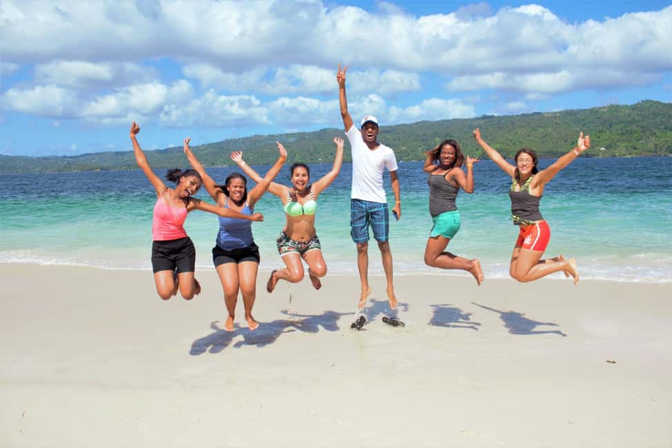 From Punta Canta: Whale Watching Cruise with Cayo Levantado - The Cayo Levantado stop: lunch plus a beach break that takes over the day