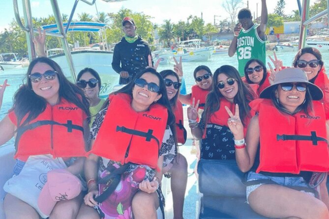 From Santo Domingo: Saona Island For Small Group Catamaran - Palmera Turístico beach at 1:00 pm: buffet lunch that actually fuels the return