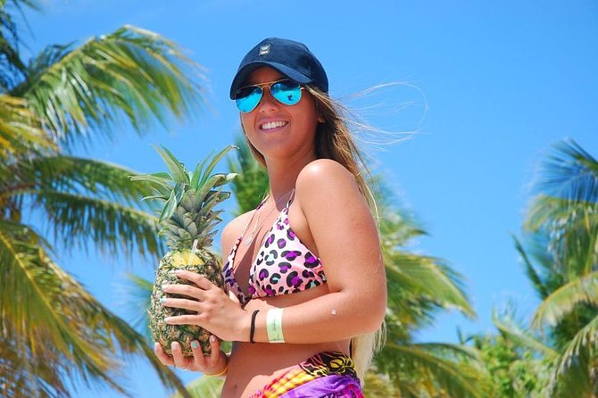 Full-Day Cruise to Saona Island - Natural Pool and Lunch - Return catamaran: party energy with noise and mixed comfort